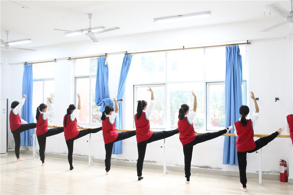 1548468087507344.jpg 54f356fa-6a29-435d-a619-68c9b3dc5b41.jpg